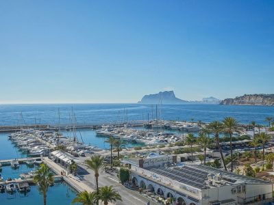Port de plaisance et vue mer