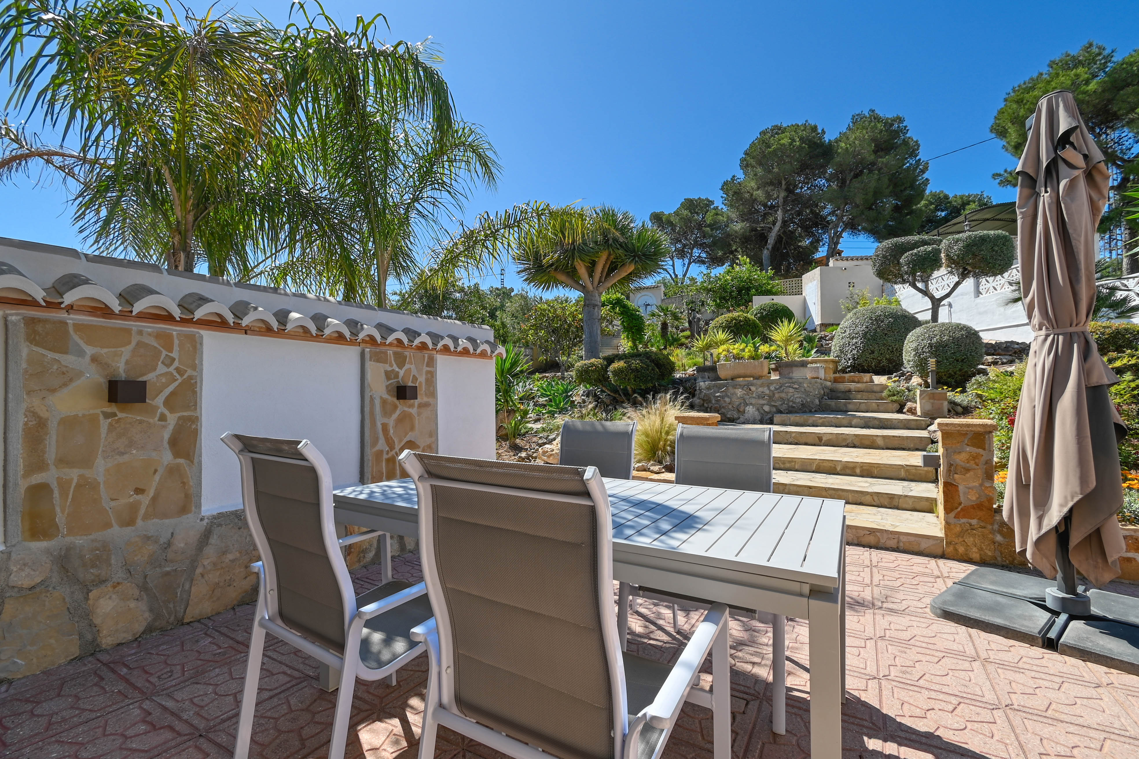 Villa méditerranéenne avec appartement d’invités, piscine et jardin à Jávea Villa méditerranéenne avec appartement d’invités, piscine et jardin à Jávea