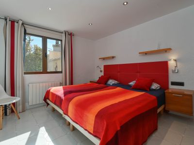 Villa méditerranéenne avec appartement d’invités, piscine et jardin à Jávea