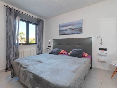 Villa méditerranéenne avec appartement d’invités, piscine et jardin à Jávea