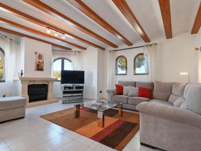Villa méditerranéenne avec appartement d’invités, piscine et jardin à Jávea