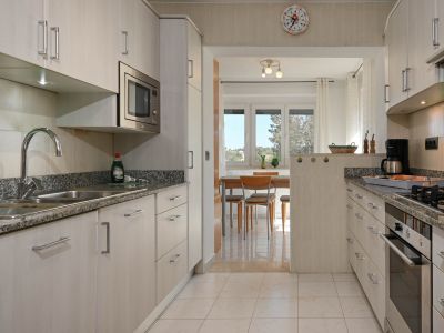 Villa méditerranéenne avec appartement d’invités, piscine et jardin à Jávea
