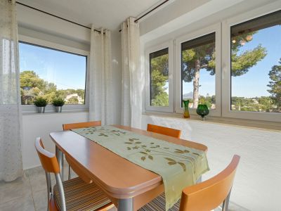 Villa méditerranéenne avec appartement d’invités, piscine et jardin à Jávea
