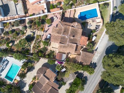 Villa méditerranéenne avec appartement d’invités, piscine et jardin à Jávea