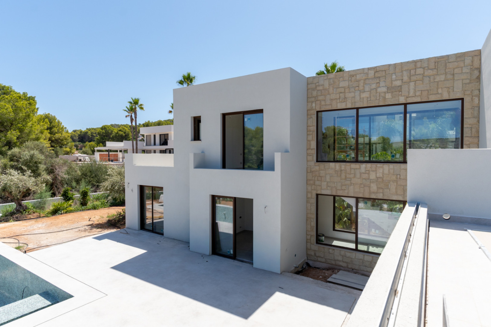 Extérieur de la villa et terrasse