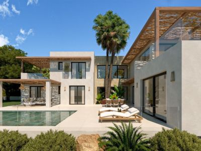 Extérieur de la villa avec piscine