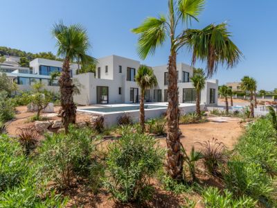 Extérieur avec jardin et piscine