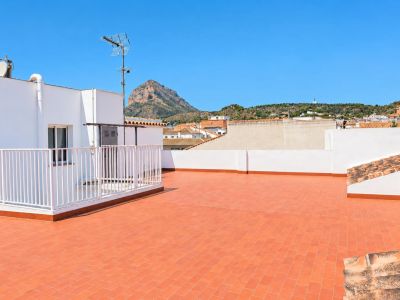 Toit-terrasse avec vue sur la montagne