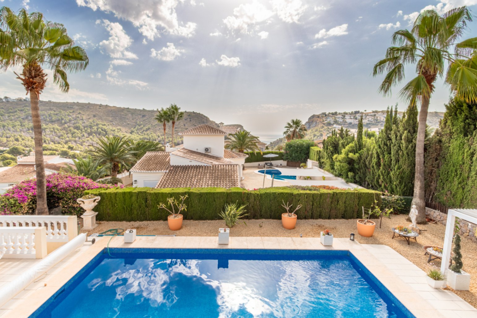 Piscine avec vue mer