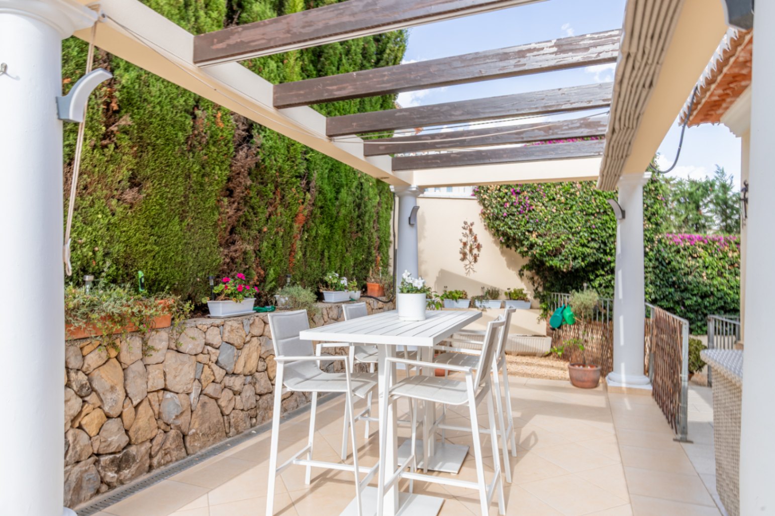 Terrasse avec pergola
