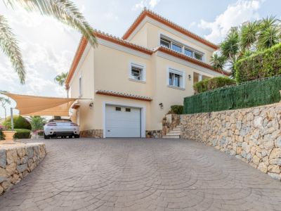 Allée d'accès et garage