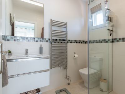 Salle de bains avec douche