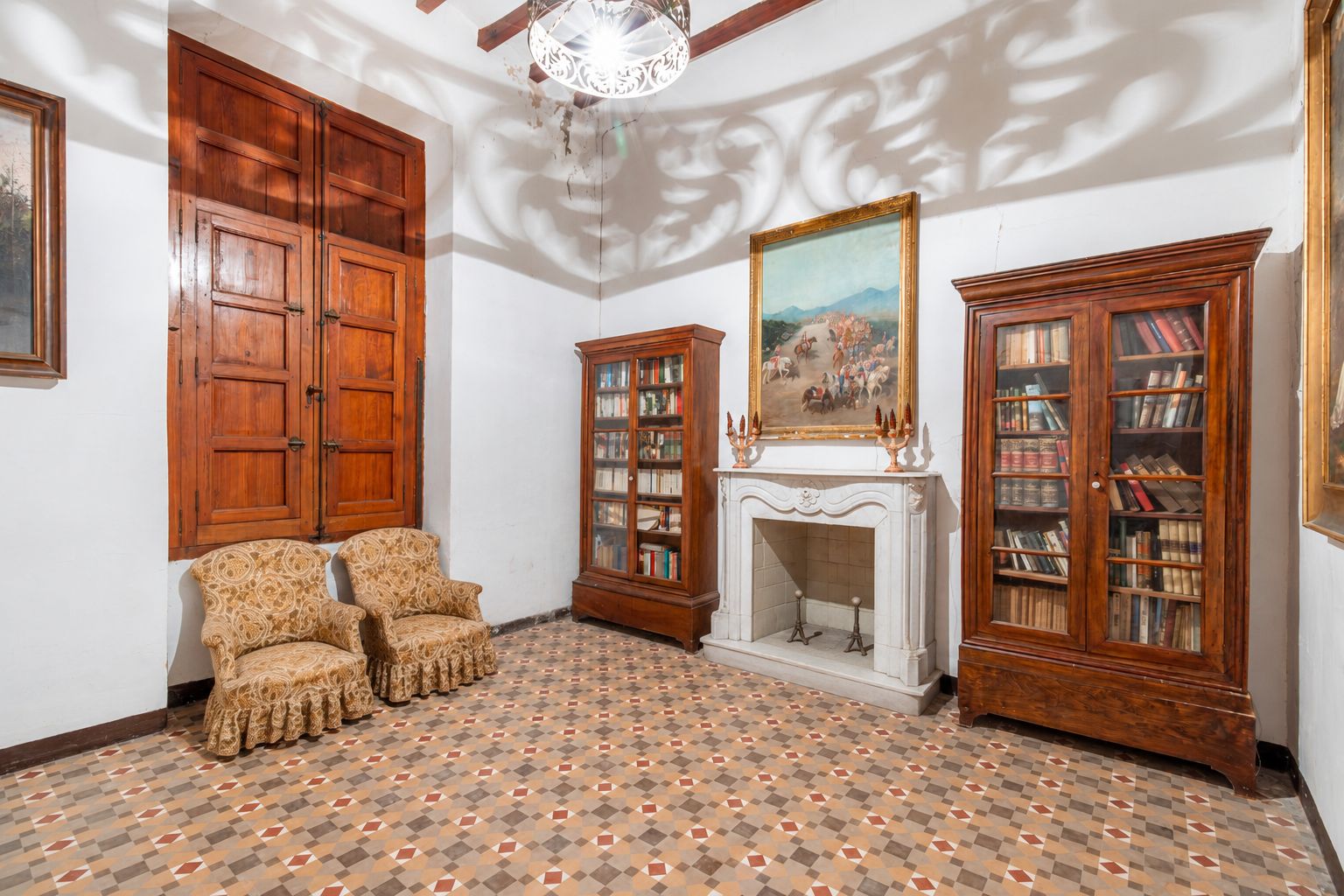 Salon avec cheminée