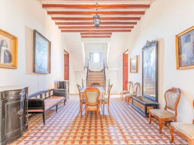 Hall d'entrée avec escalier