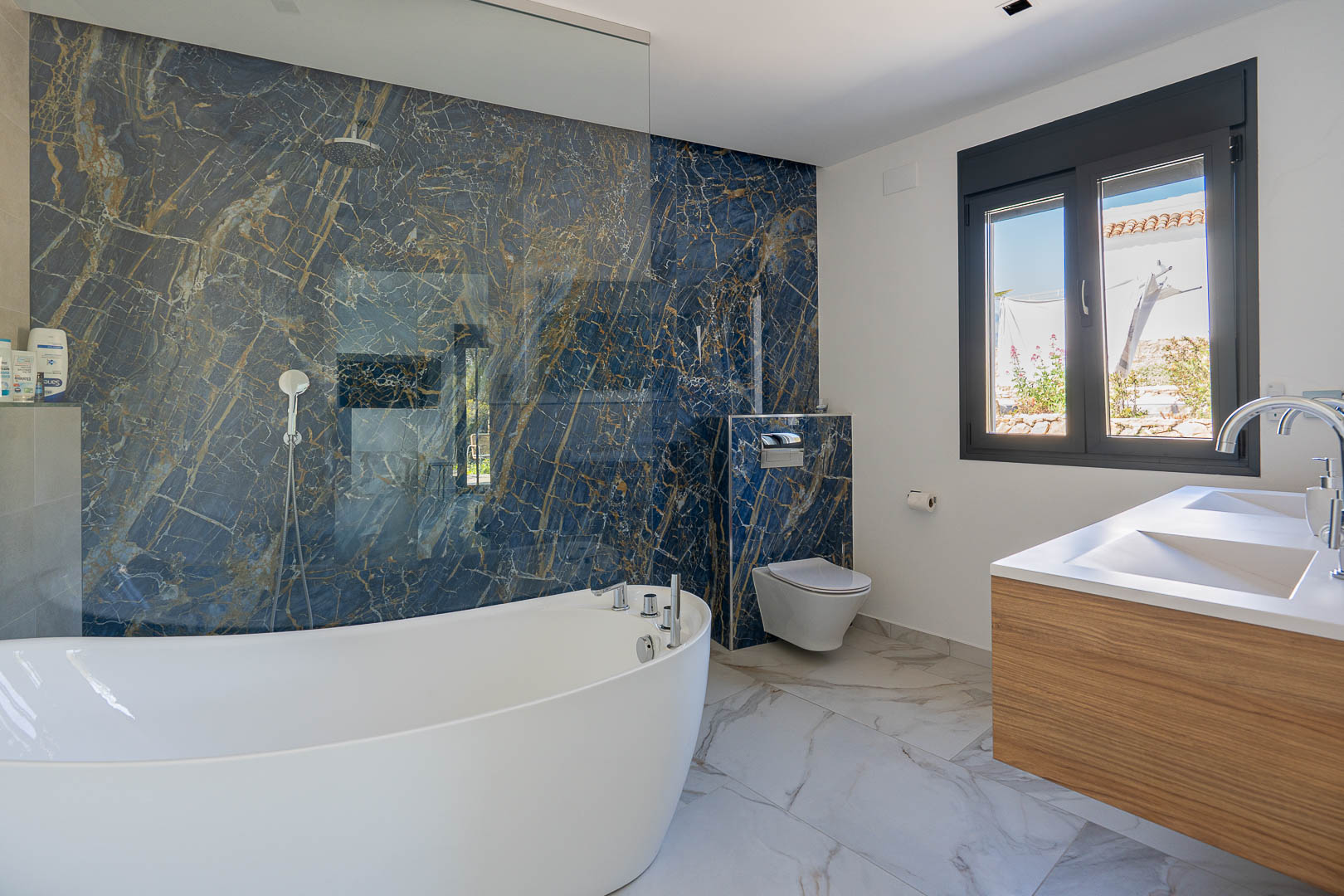 Salle de bains attenante