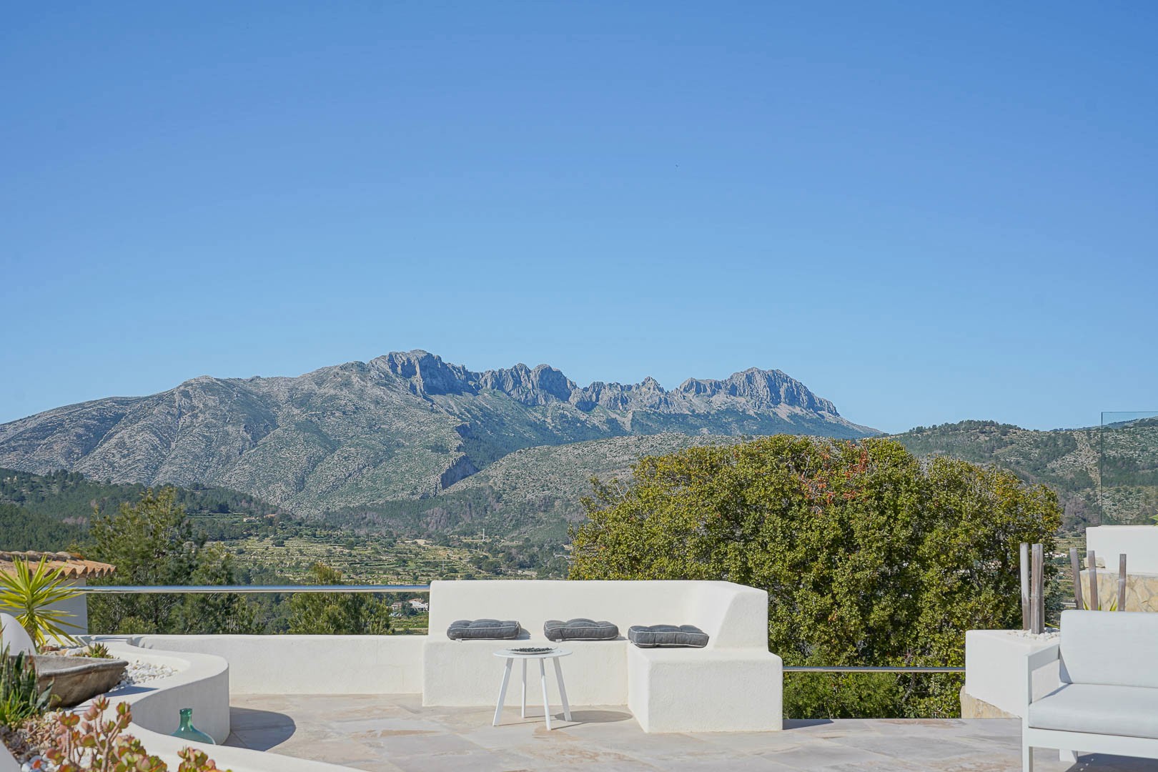 Terrasse avec vue sur la montagne
