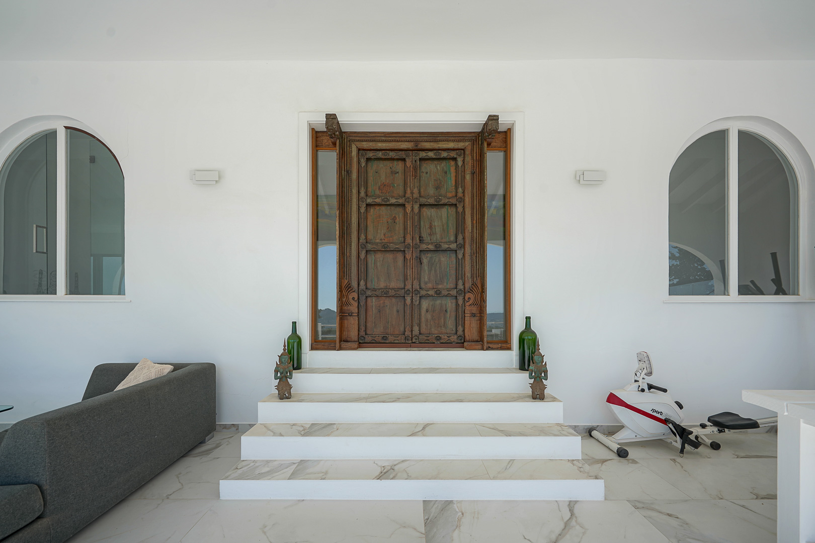 Entrée principale de la villa