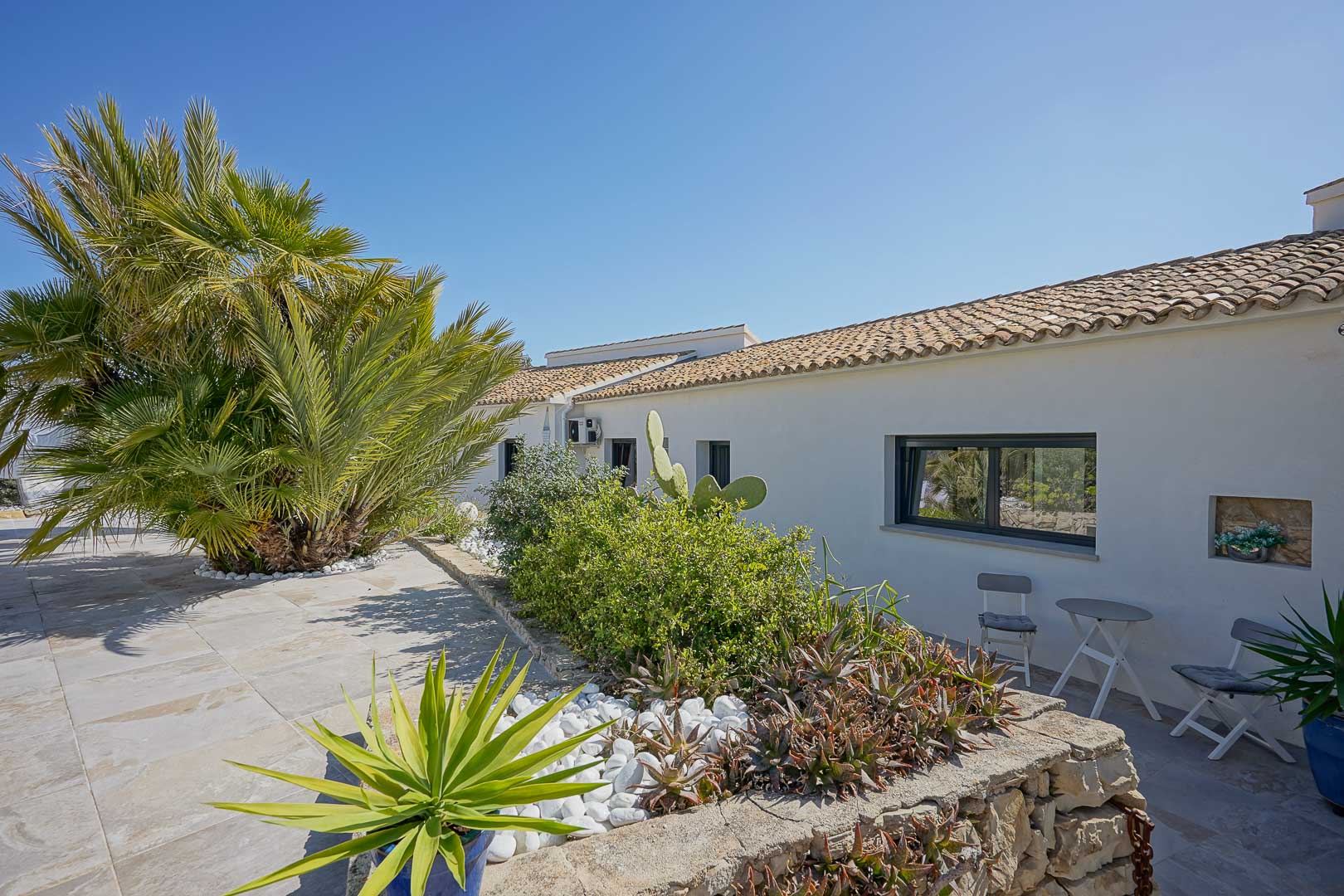 Terrasse extérieure et jardin
