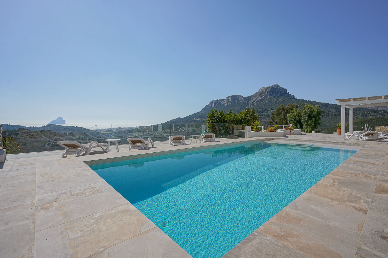 Piscine avec vue panoramique