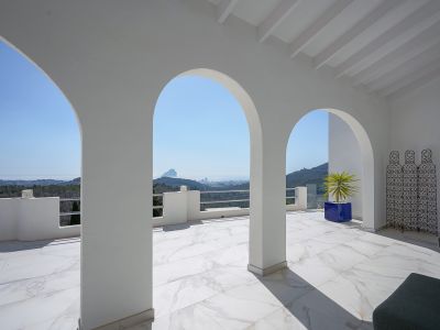 Terrasse couverte avec vue mer
