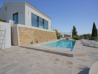 Piscine et terrasse