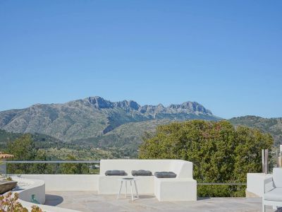 Terrasse avec vue sur la montagne