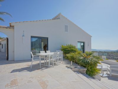 Terrasse extérieure avec vue