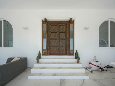 Entrée principale de la villa