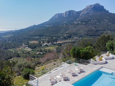 Terrasse de la piscine avec vue