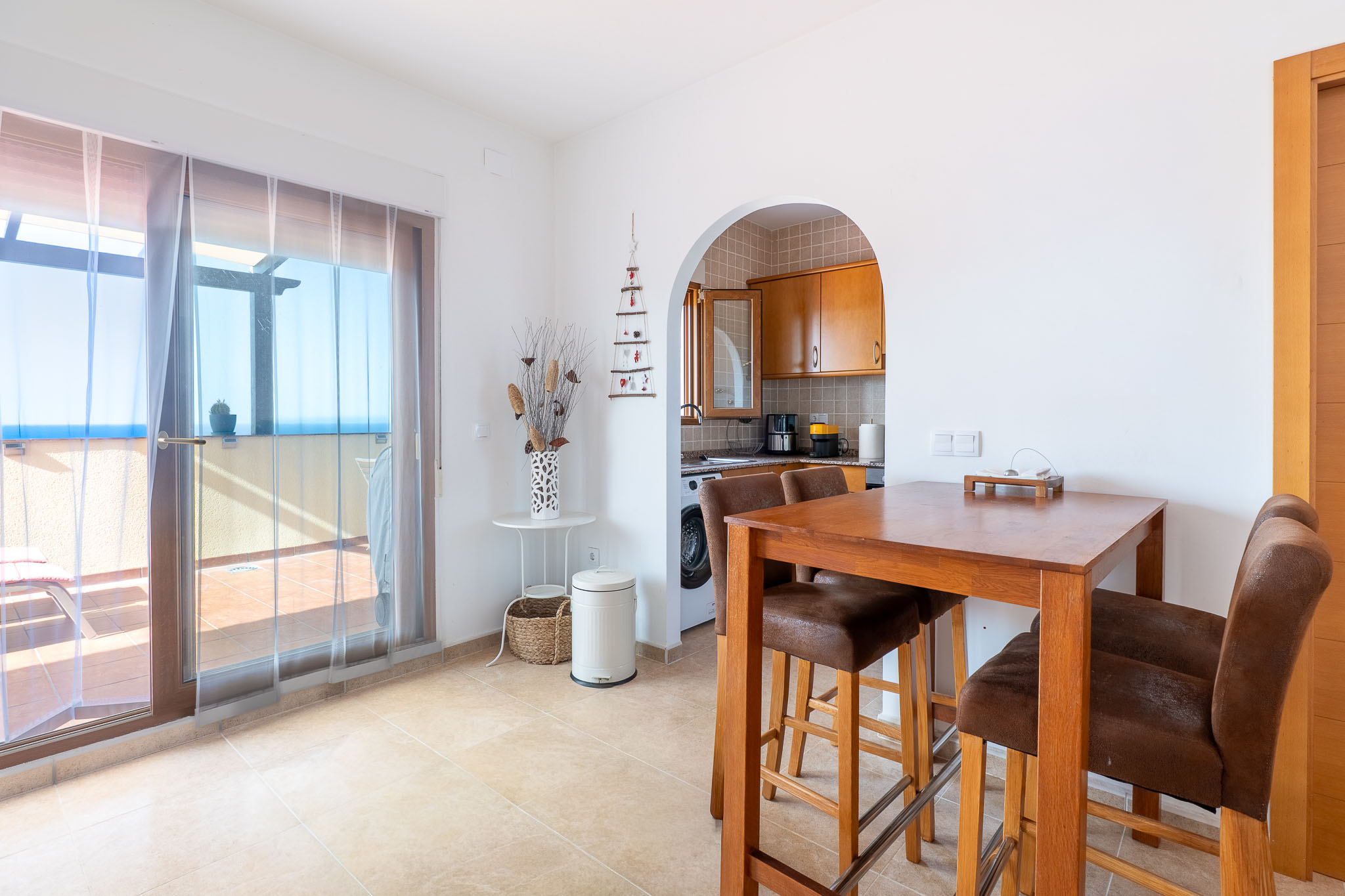 Salle à manger avec accès terrasse
