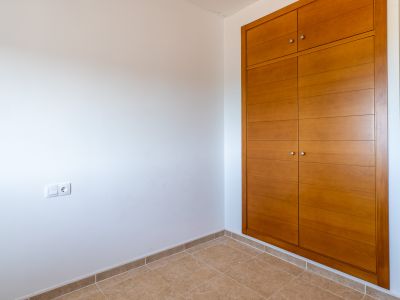 Chambre avec placard intégré