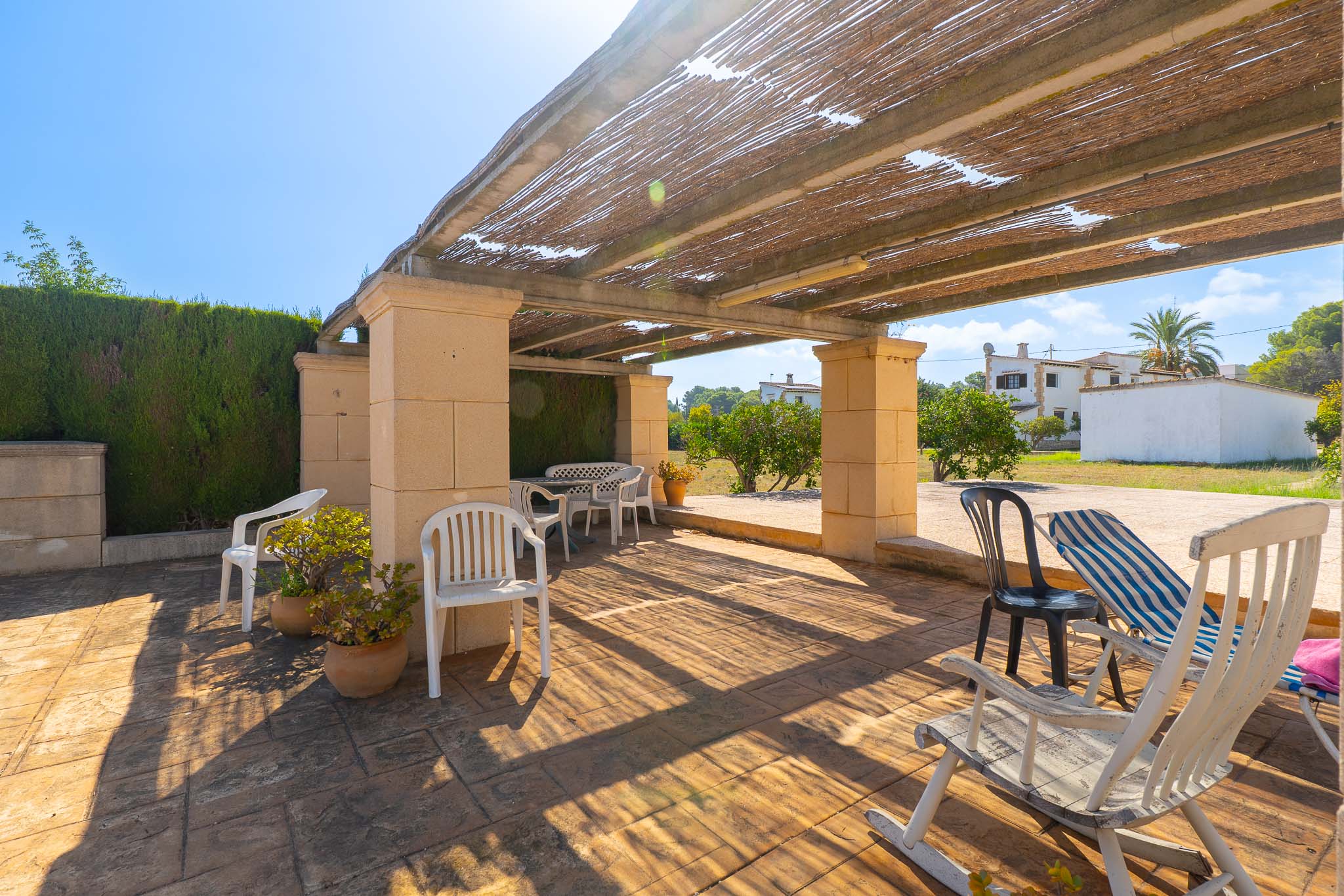 Terrasse couverte avec pergola