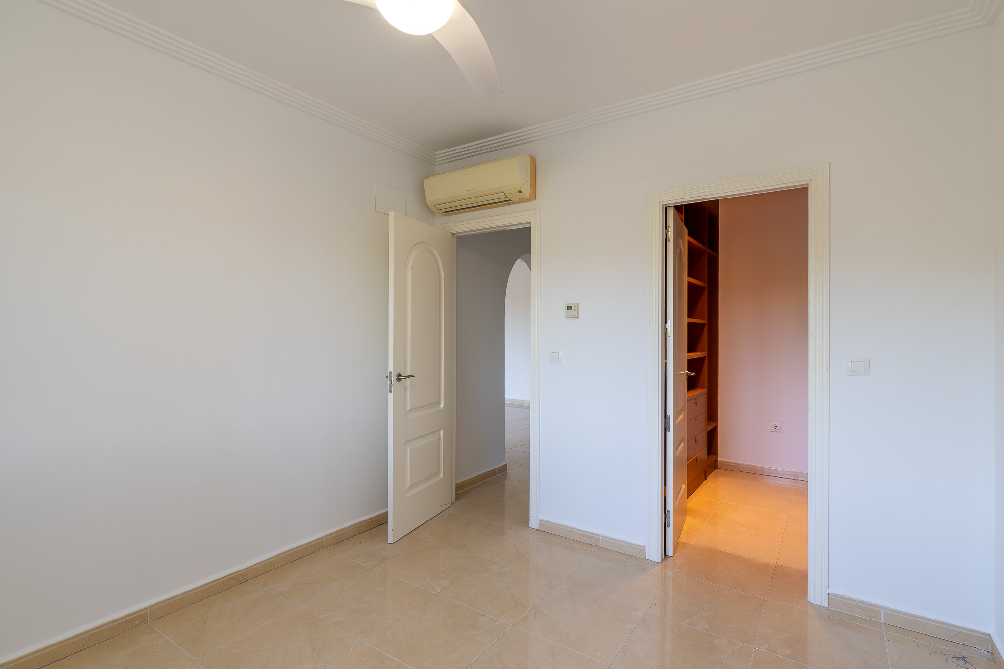 Chambre avec dressing