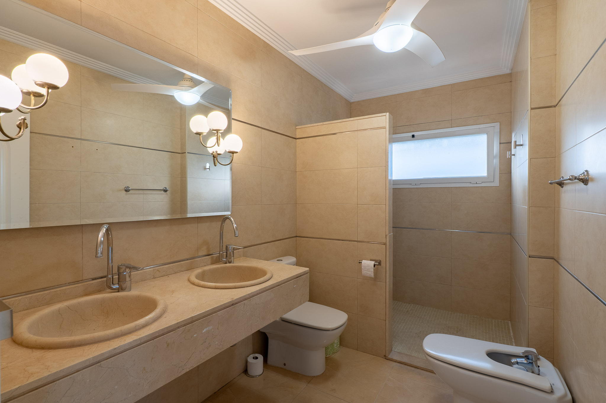 Salle de bains complète