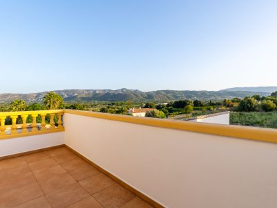 Terrasse avec vue sur les montagnes