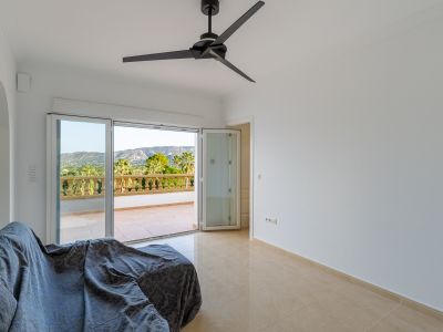 Salon avec terrasse et vue