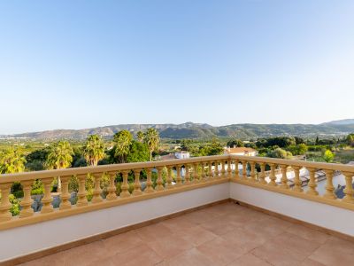 Terrasse avec vue sur les montagnes