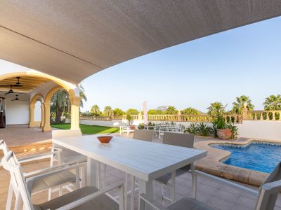 Terrasse avec piscine