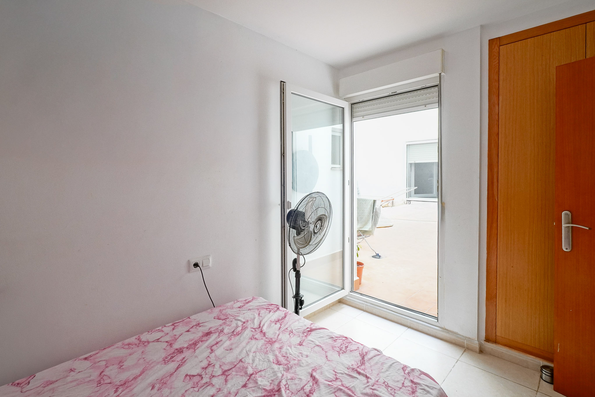 Chambre avec accès au patio
