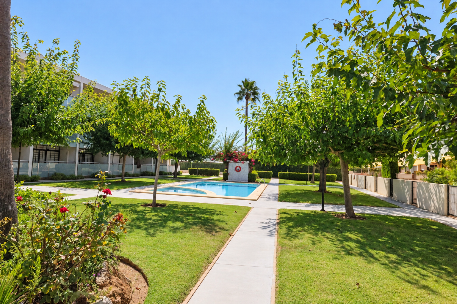 Jardin communautaire et piscine