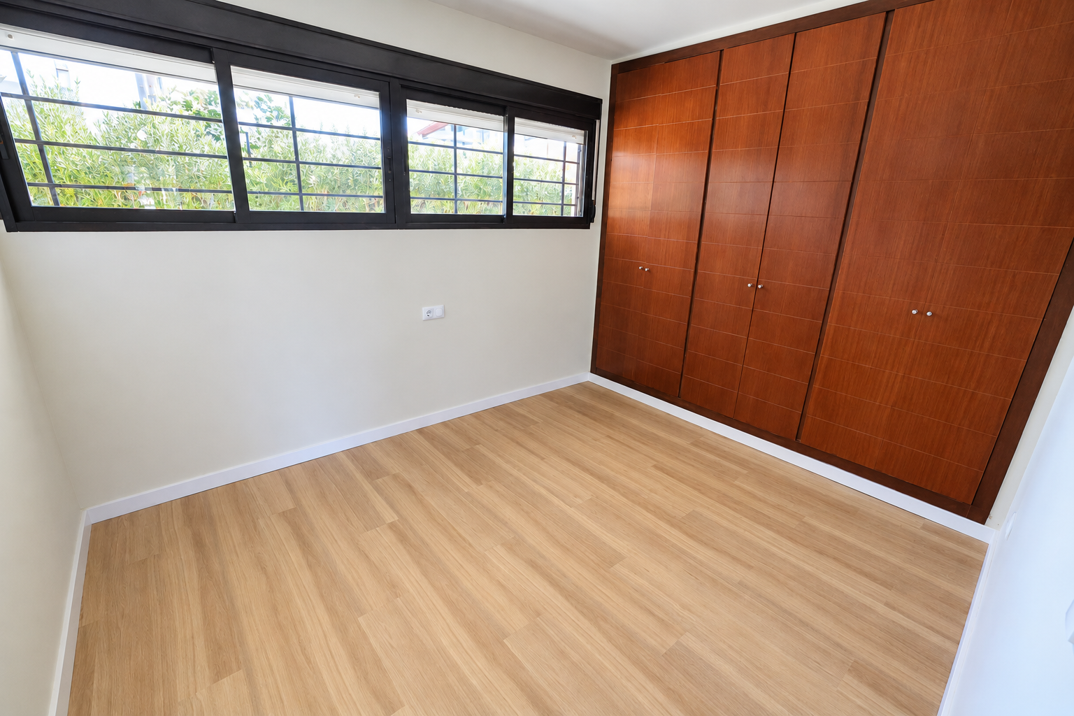 Chambre avec placard intégré