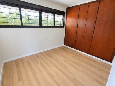 Chambre avec placard intégré