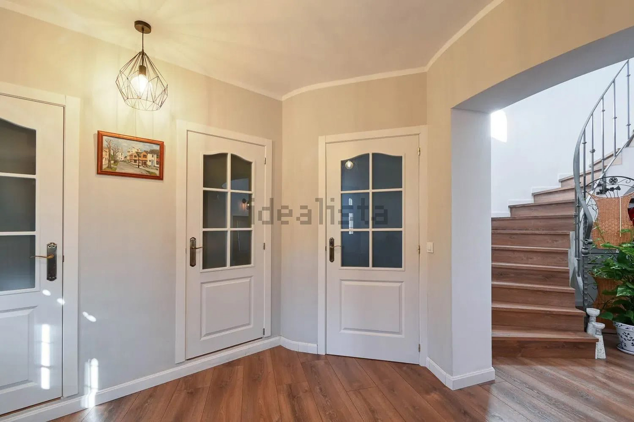 Hall d'entrée avec escalier
