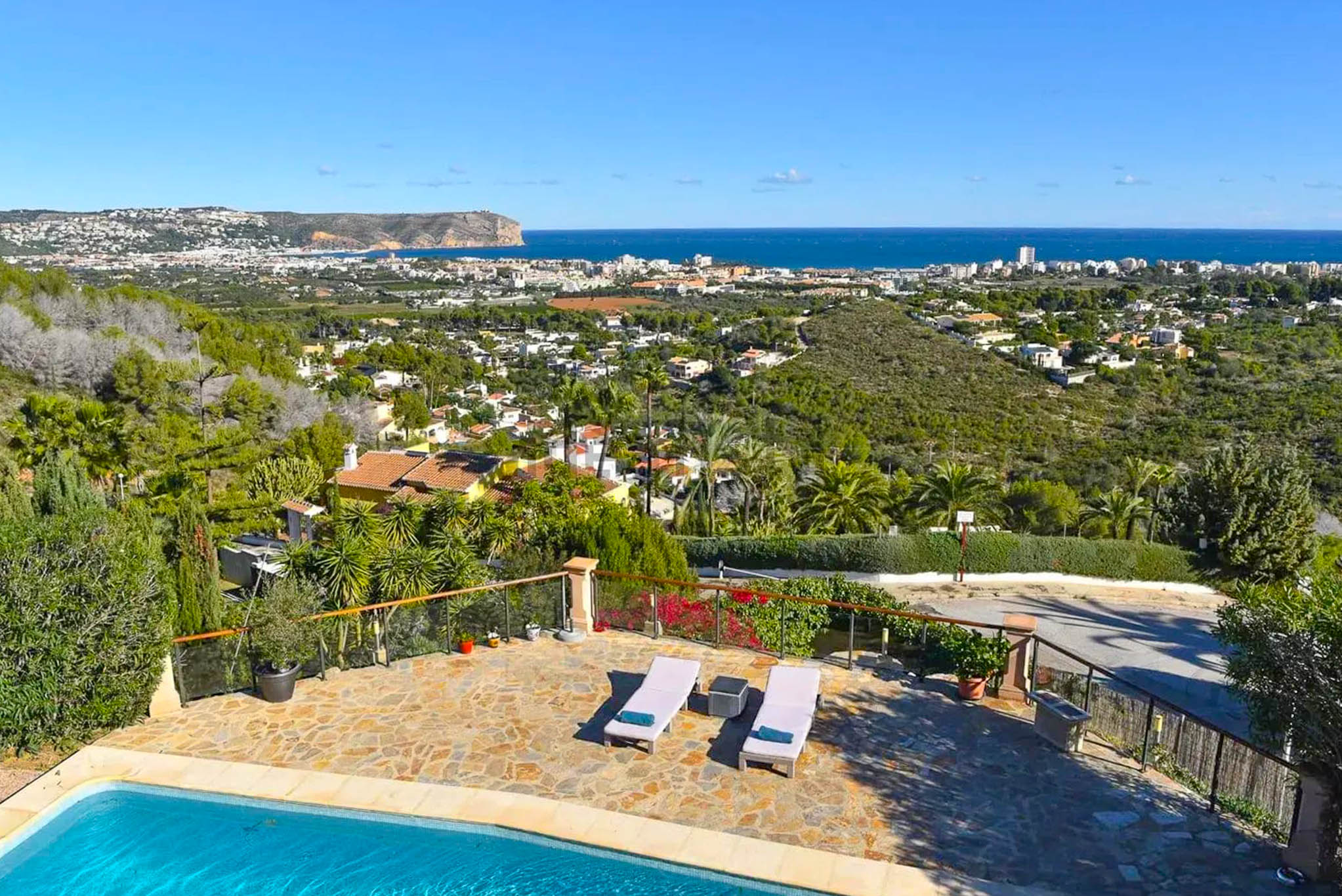 Terrasse avec vue sur la mer