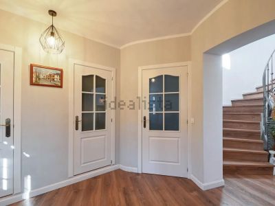 Hall d'entrée avec escalier