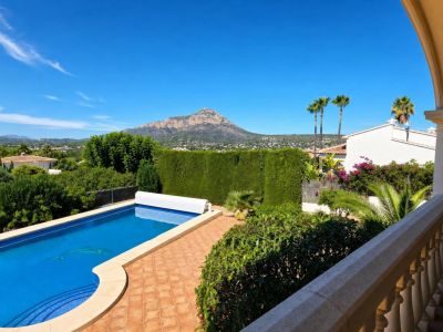 Villa avec vues panoramiques sur le Montgo en vente à Javea