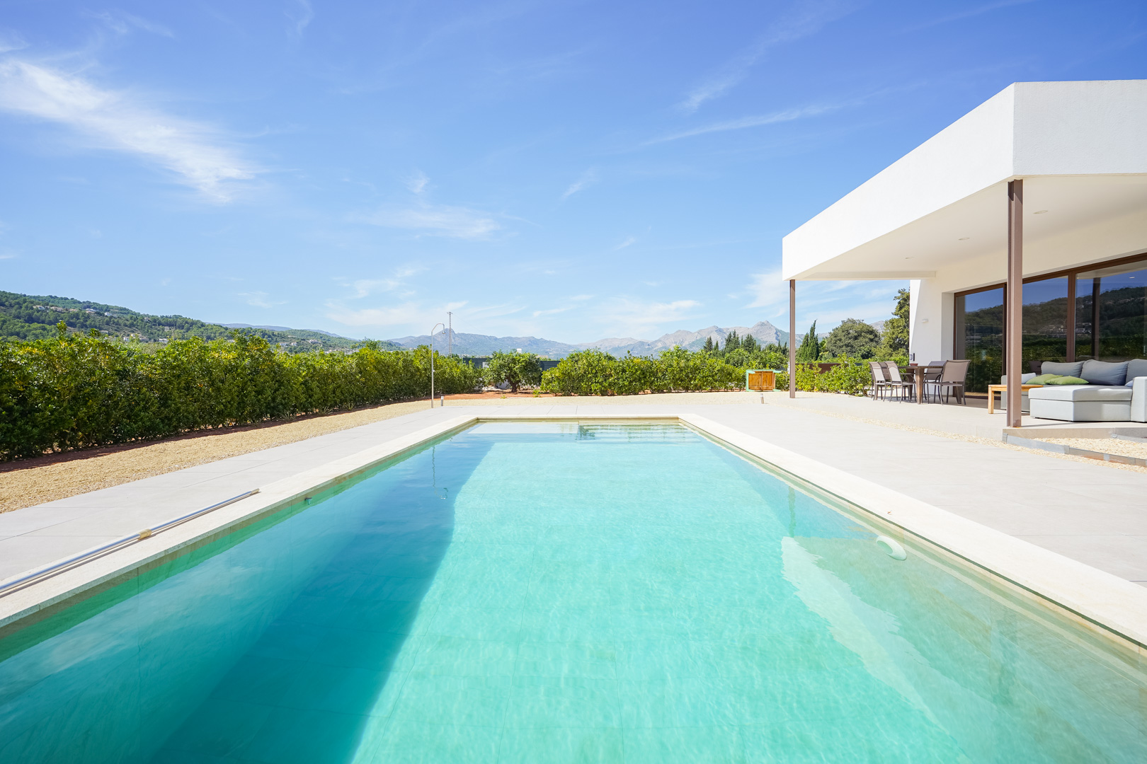 Piscine et terrasse