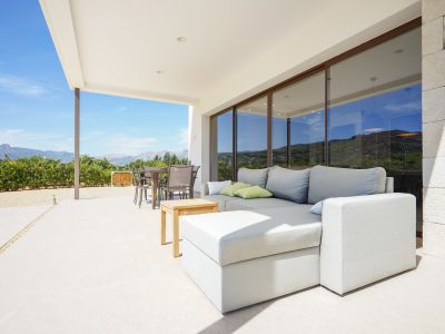 Terrasse couverte avec vue dégagée