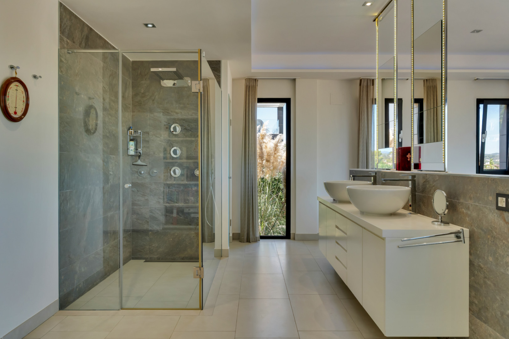 Salle de bains attenante