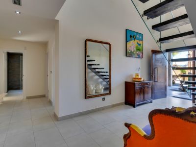 Hall d'entrée avec escalier